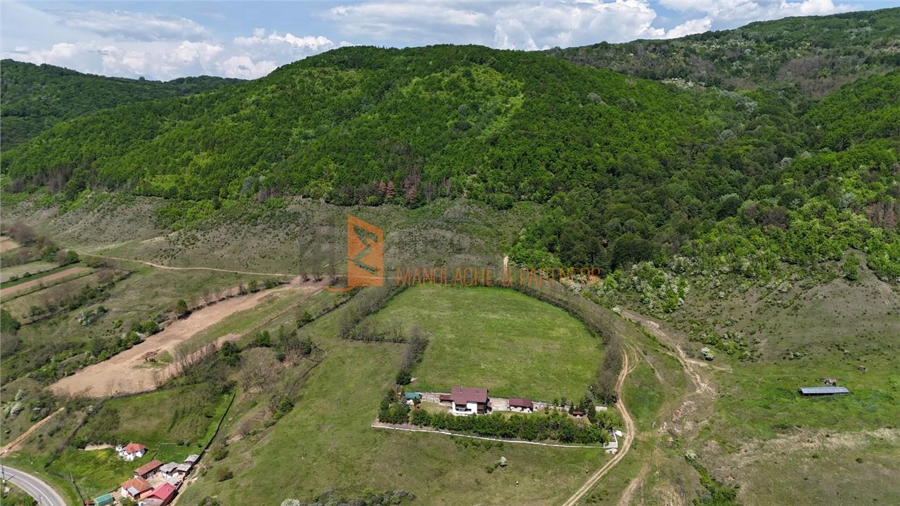 Teren intravilan zona Gura Bascei, com. Cislau