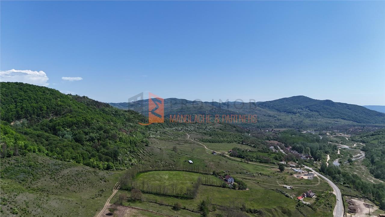 Teren intravilan zona Gura Bascei, com. Cislau