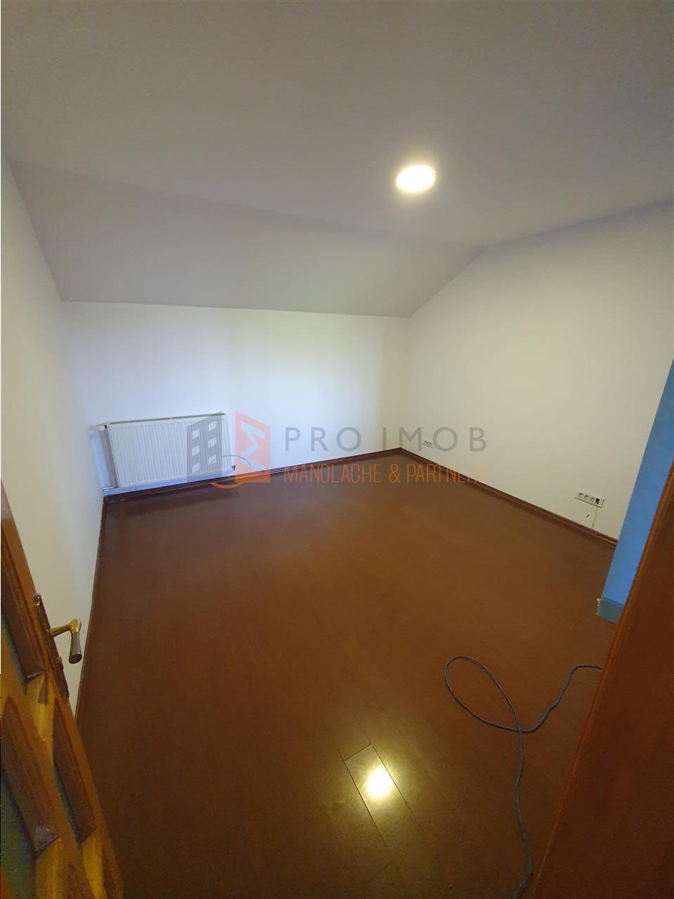 EXCLUSIVITATE! Casa cu teren si garaj in cartierul Mihai Viteazu
