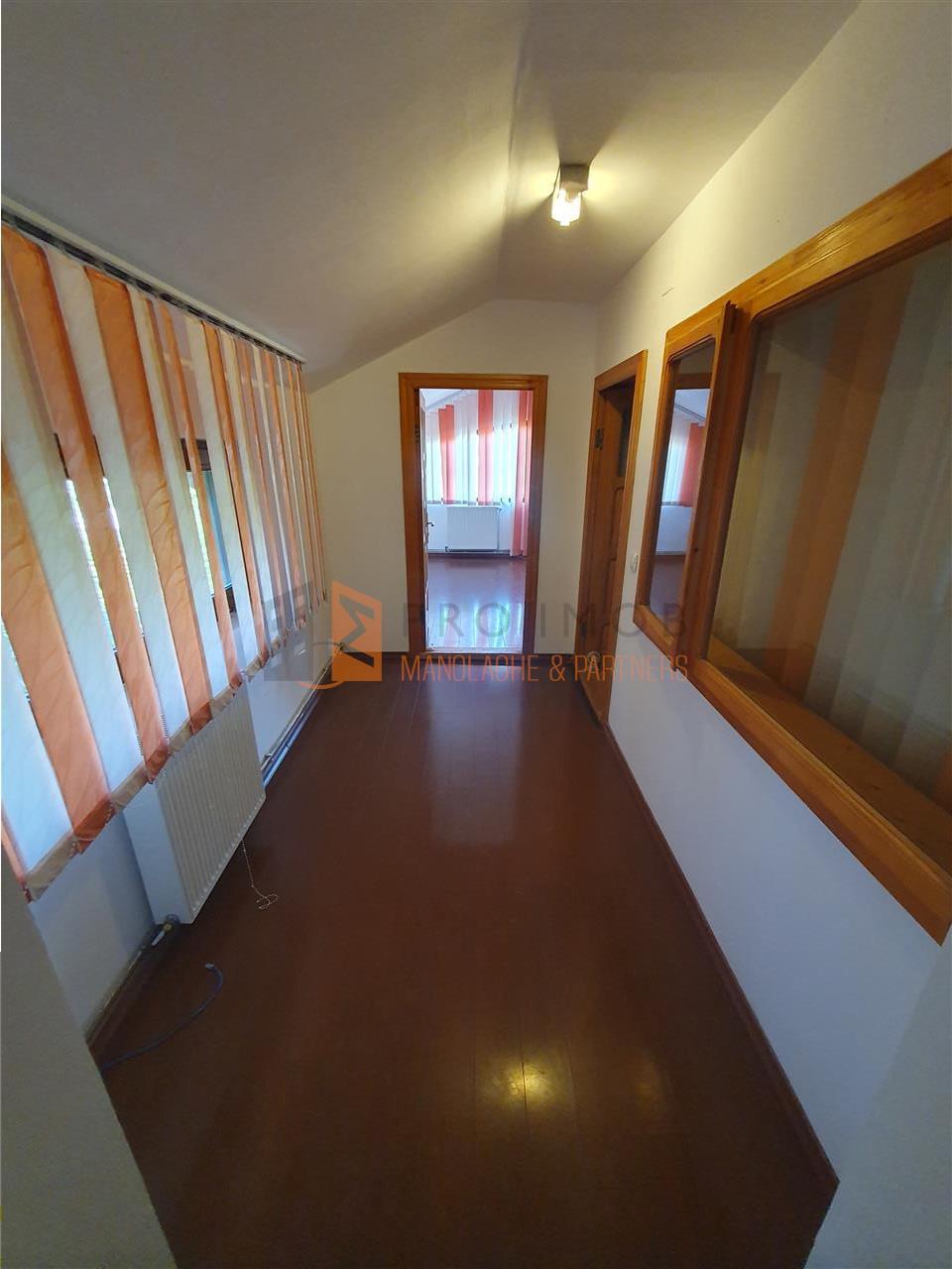 EXCLUSIVITATE! Casa cu teren si garaj in cartierul Mihai Viteazu