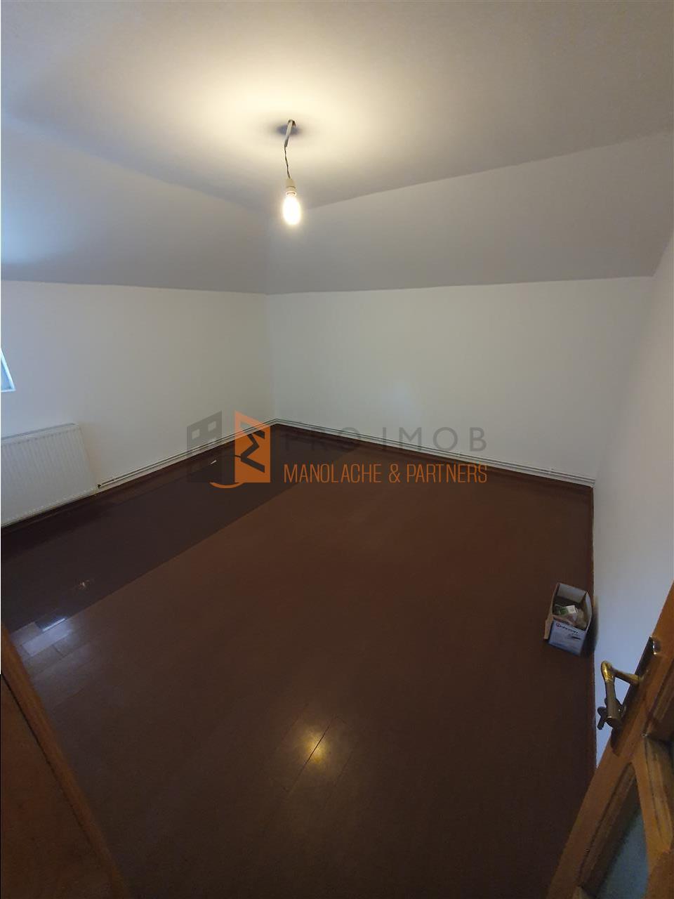 EXCLUSIVITATE! Casa cu teren si garaj in cartierul Mihai Viteazu