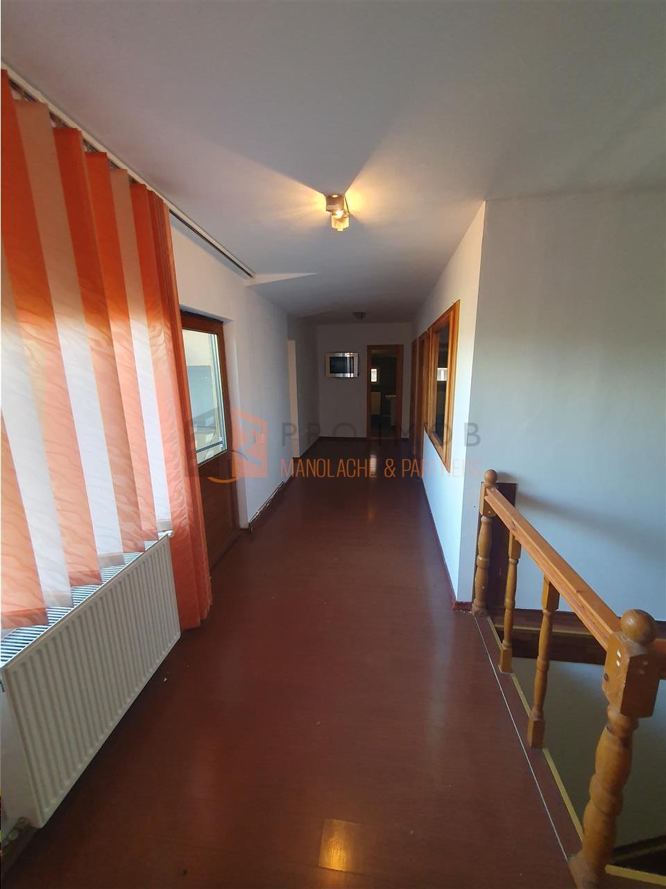 EXCLUSIVITATE! Casa cu teren si garaj in cartierul Mihai Viteazu