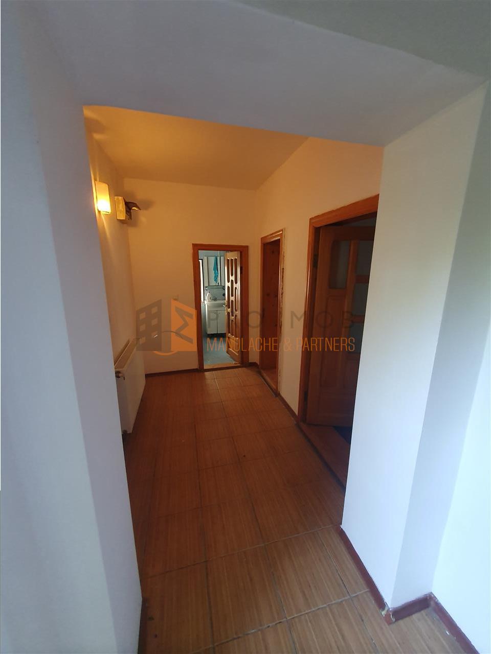 EXCLUSIVITATE! Casa cu teren si garaj in cartierul Mihai Viteazu