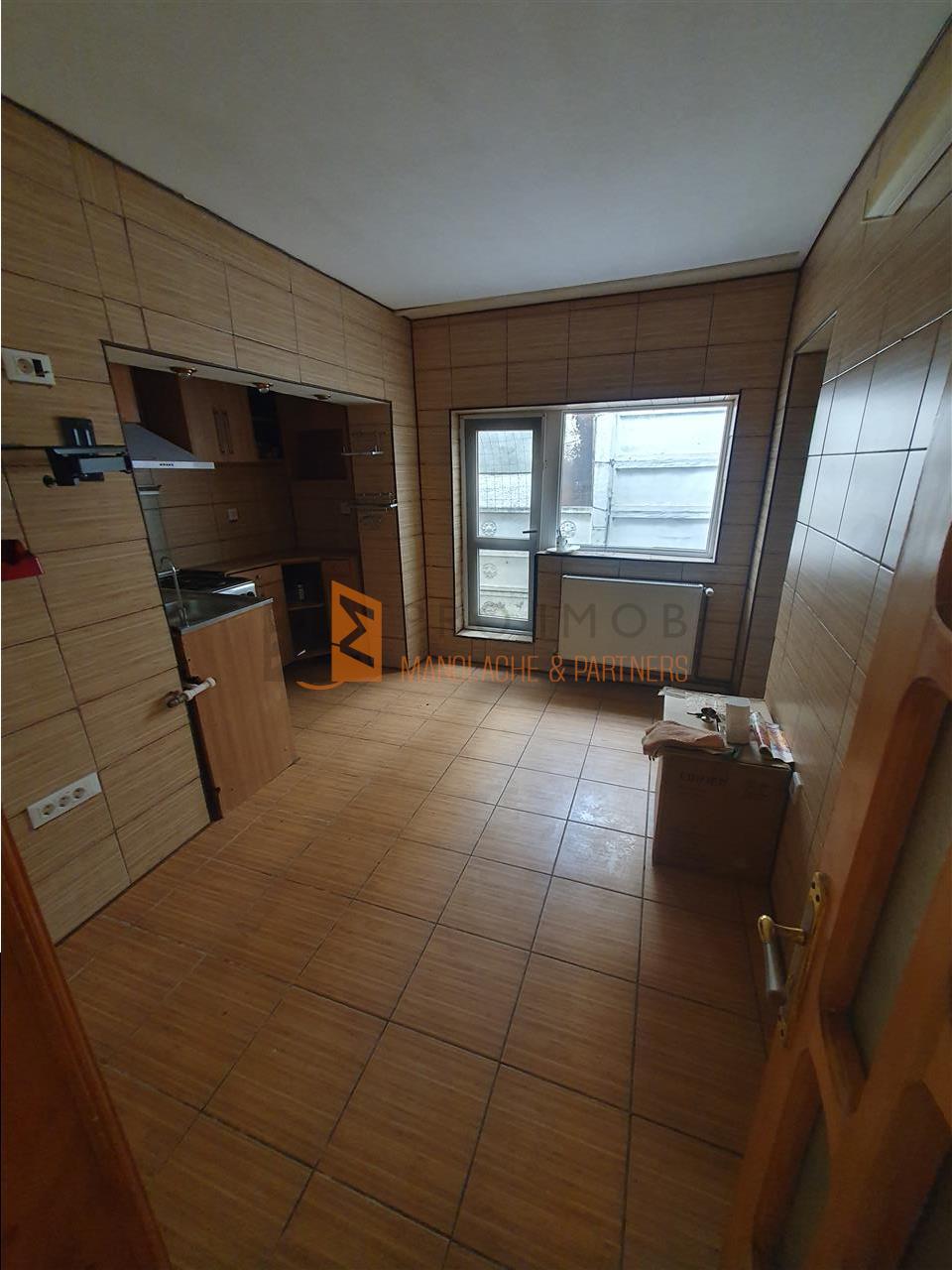EXCLUSIVITATE! Casa cu teren si garaj in cartierul Mihai Viteazu