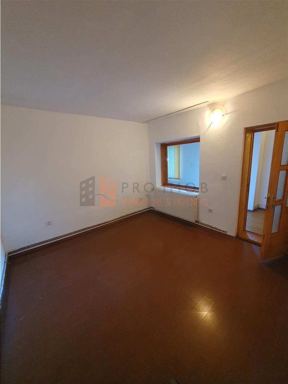 EXCLUSIVITATE! Casa cu teren si garaj in cartierul Mihai Viteazu
