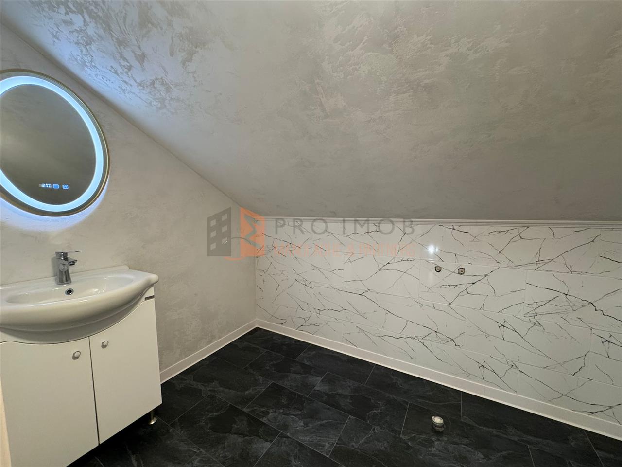 Casa tip P+M zona Maracineni